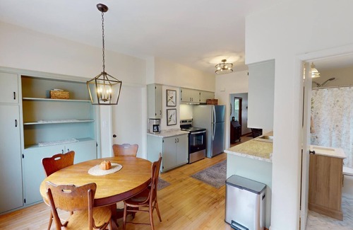 Green Bay Casa | Charming Lower Near Hospitals/Green Bay/Astor