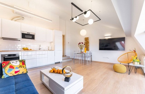 Prague 1 Apartamento | Charming & Luxurious Penthouse, A/C & Grand Views