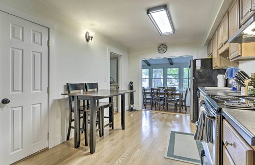 Madison Cabaña | Charming Madison Retreat ~ 3 Mi to Beaches!