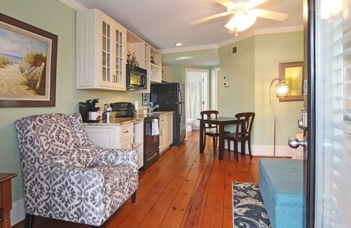 Wilmington Historic District Condominio | Charming Masonboro Suite- Downtown Wilmington