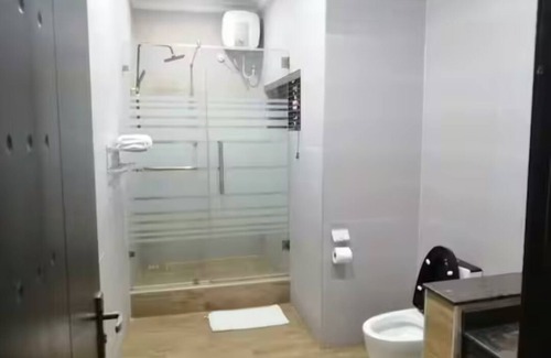 Lagos Cabina | Charming Master Suite 24hr Power & Wifi