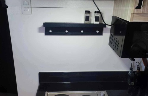 Talisay Condominio | Charming Mel's Place -1bedroom condo near SM Seaside with AC, WiFi & Netflix