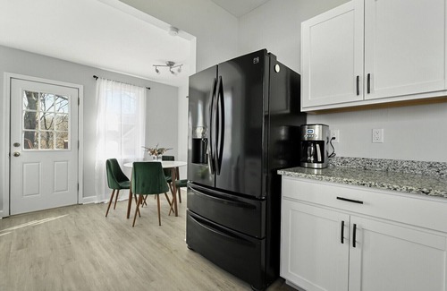 Rosedale Casa | Charming Midtown home in heart of KC. Safe, walkable neighborhood, weekly rates!
