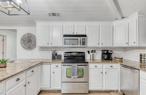 Fig Garden Casa | Charming Modern 3BR Fresno House