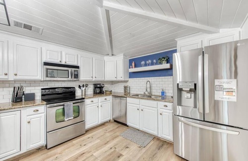 Fig Garden Casa | Charming Modern 3BR Fresno House