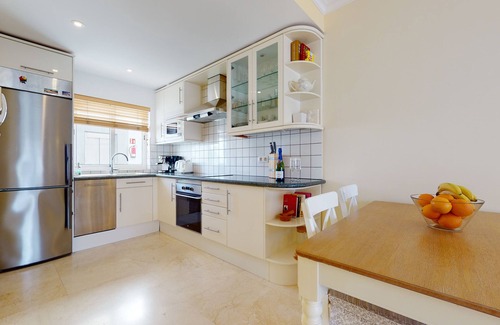 Playa de Mogan Condominio | Encantador y moderno apartamento con terraza, directamente en el mar, wifi gratis