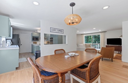 East Orleans Casa | Charming, Modern, Comfortable 2BR Home in Orleans - With Premium Amenities