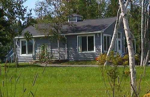 Baddeck Cabaña | Cottage con Encanto moderna con vista al mar y spa privado. Tranquilo Coastal Ubicación