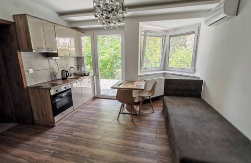 Kecskemet Apartamento | Encantador estudio moderno amueblado en un tranquilo barrio de Kecskemét