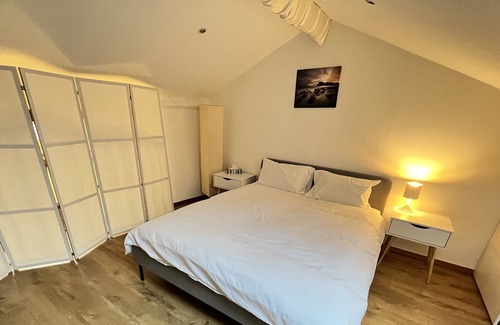 Rochechouart Casa | Charming, modern house townhouse with private courtyard