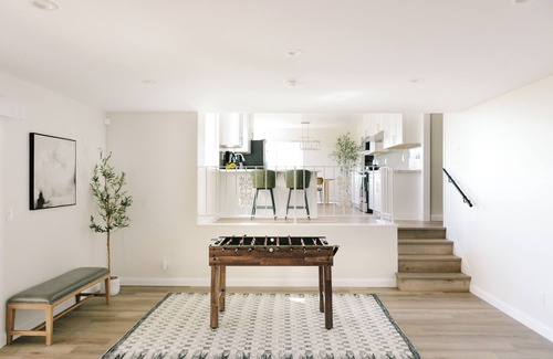 San Leandro Casa | Charming Modern Luxe 4-bedroom home with WiFi in San Leandro