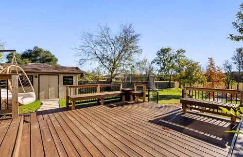 West Oak Hill Casa | Charming Modern Retreat in the Heart of Austin