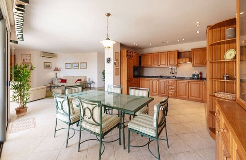 Paceville Apartamento | Charming Modern Seaview Apartment in Central Portomaso