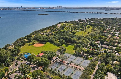 Northeast Miami Casa | Charming Morningside Bungalow
