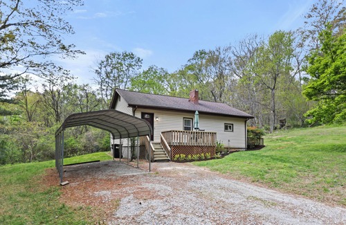 Rocky Top Cabaña | Charming Mountain Cottage Near Norris Lake and ATV Trails in Rocky Top