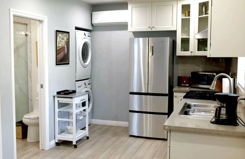 Monrovia Casa | Nueva casa de huéspedes independiente en Monrovia / Los Ángeles. Perfecto para viajes de negocios