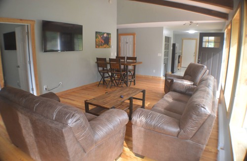 Grant Cabina | Charming Mountain Log Cabin Duplex Close to Trails