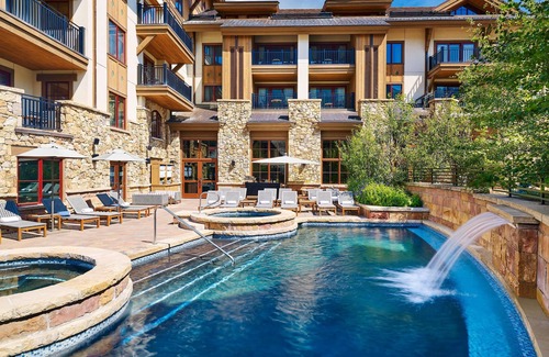 Vail Complejo | Charming Mountain Suite Steps to Downtown Vail & Amenities - Pool, Spa, Dining