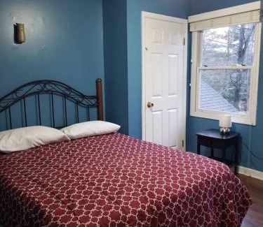 Cheshire Casa | Charming Mountain View Home - Hiking Trail Waterfall Skiing