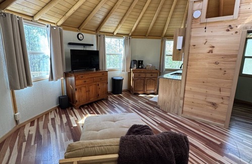 Walland Casa | Charming Mountain Yurt in Walland w/Full Bathroom, W&D, Hot Tub, Privacy!