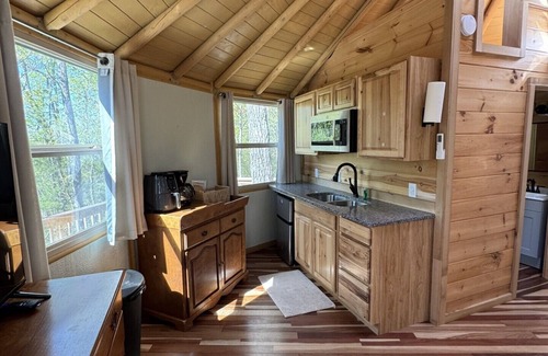 Walland Casa | Charming Mountain Yurt in Walland w/Full Bathroom, W&D, Hot Tub, Privacy!
