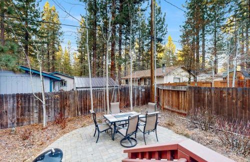 Bijou Park Casa | Charming Mt Rose Retreat