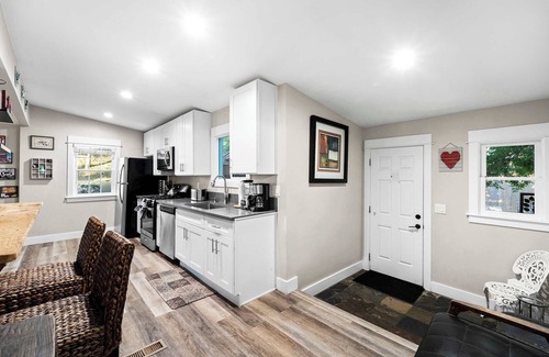 Julian Casa | One Block off Main Street! 4BR + Hot Tub +Fire Pit