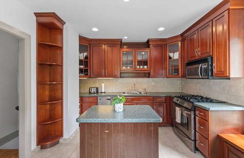 Mystic Casa | Charming Mystic Cottage- Downtown Location!