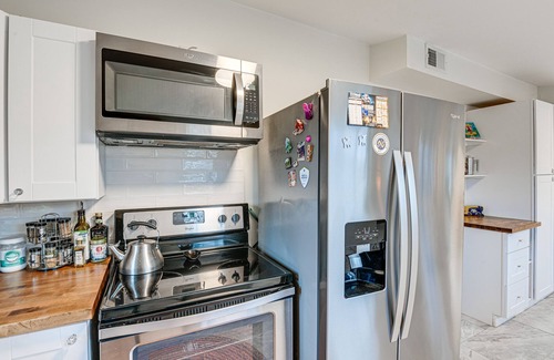 Urbandale Nations Casa | Charming Nashville Home w/ Fire Pit, Indoor Sauna!