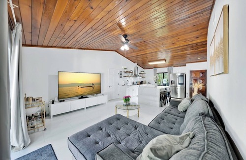 Homestead Otro | This spacious and beautiful farm house, to be in touch with nature.