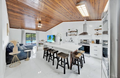 Homestead Otro | This spacious and beautiful farm house, to be in touch with nature.