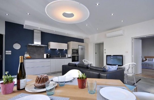 Colmar Casa | Encantador apartamento nuevo en una hermosa villa a pocos pasos del centro.