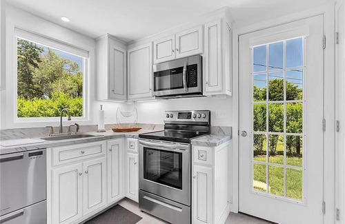 Westbrook Center Cabaña | Charming New Beach Cottage