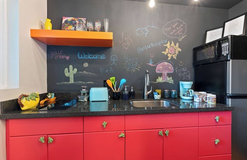 Governmental Mall Casa | Charming "NEW" Hot Tub Retreat - Prime Location Mins to Downtown & PHX Airport