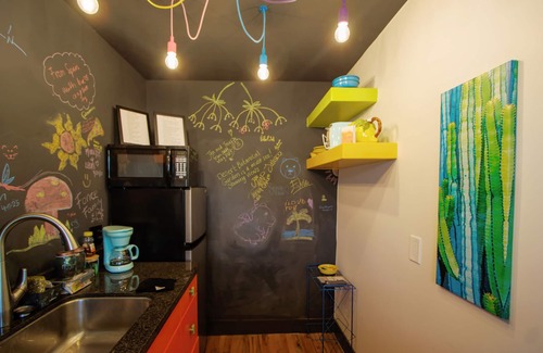 Governmental Mall Casa | Charming "NEW" Hot Tub Retreat - Prime Location Mins to Downtown & PHX Airport