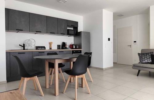 Thonon-les-Bains Apartamento | Charming new T2, terrace & garden, between Lake Geneva and the mountains