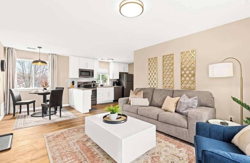 Roseville Apartamento | Charming New Unit in the Heart of Roseville