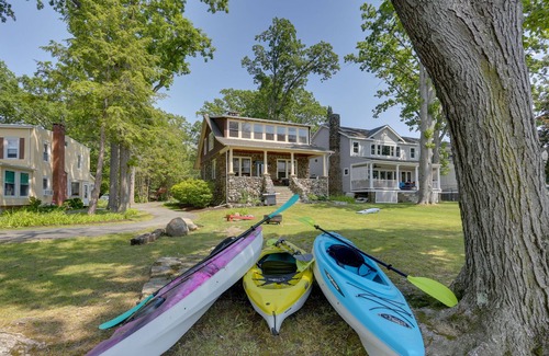 Orange Lake Casa | Charming Newburgh Home: Waterfront on Orange Lake!