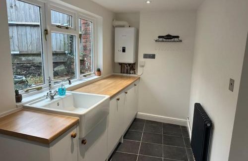 Brecon Casa | Charming newly renovated 3 bed cottage in Brecon town with private garden & pets welcome