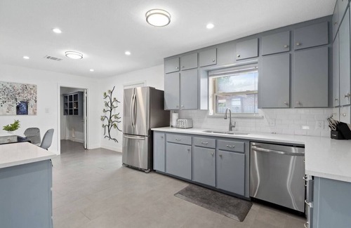 Northwest Dallas Casa | 5 STAR House - Cozy & Charming Centrally Located