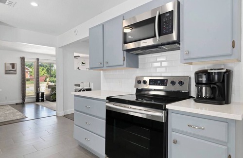 Northwest Dallas Casa | 5 STAR House - Cozy & Charming Centrally Located