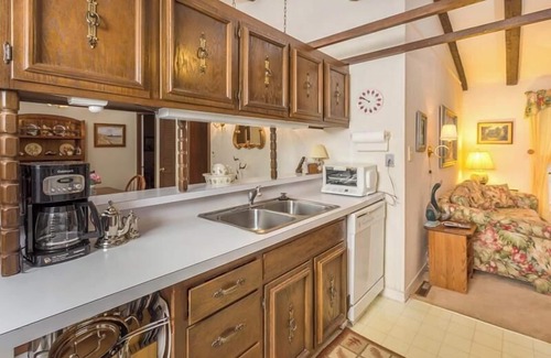 North Shores Casa | Charming North Shores Ranch Home: Pool, Tennis, Private Beach & Trails!