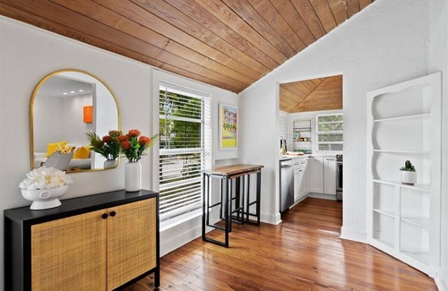 Northwood Shores Cabaña | Charming Northwood Cottage.