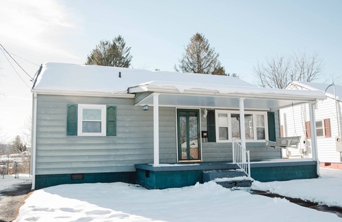 Summerlee Casa | Charming Oak Hill Getaway Near the New River Gorge