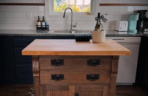 Brigands' Bay Cabaña | Charming OBX soundfront beach box with hot tub, game room, and stunning sunsets!