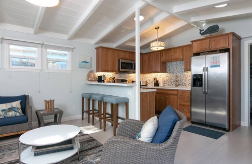 Pierpont Bay Casa | Charming Ocean-Block Beach 1 Bedroom Duplex with Awesome Indoor/Outdoor Living