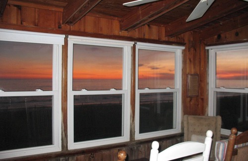 Holden Beach Cabaña | Encantadora casa de campo frente al mar en Holden Beach: pregunte por nuestra tarifa especial del Día del Trabajo