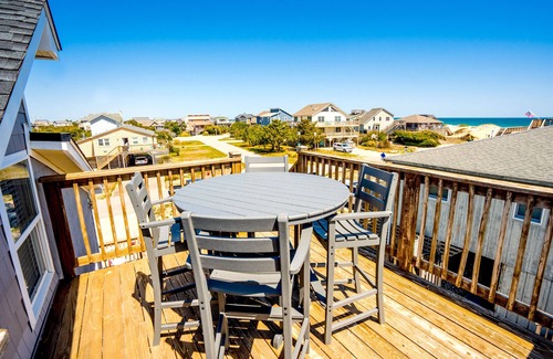 South Nags Head Casa | Casa recién remodelada a pasos de la playa en South Nags Head