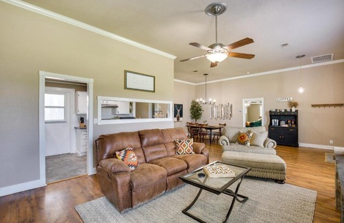Marietta Casa | Charming Oklahoma Escape Near Beaches and Golfing!