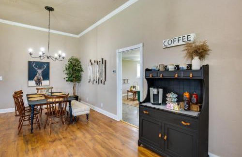 Marietta Casa | Charming Oklahoma Escape Near Beaches and Golfing!
